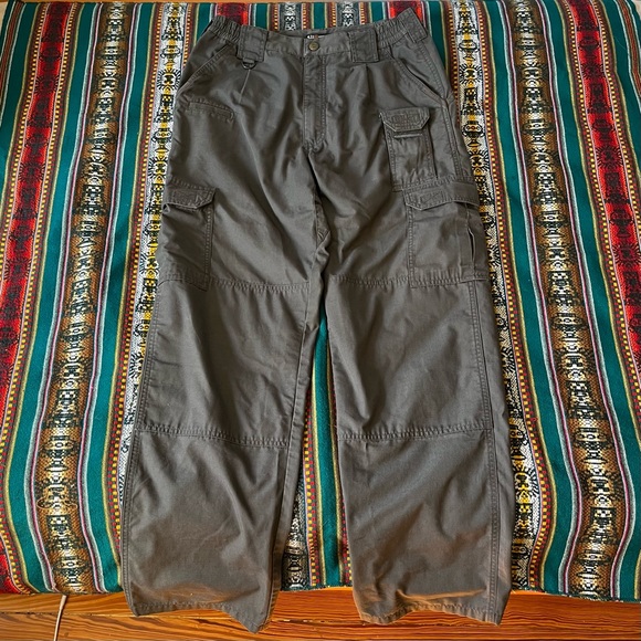 30x32 5.11 Tactical Series Grey Cargo Pants - Picture 1 of 11